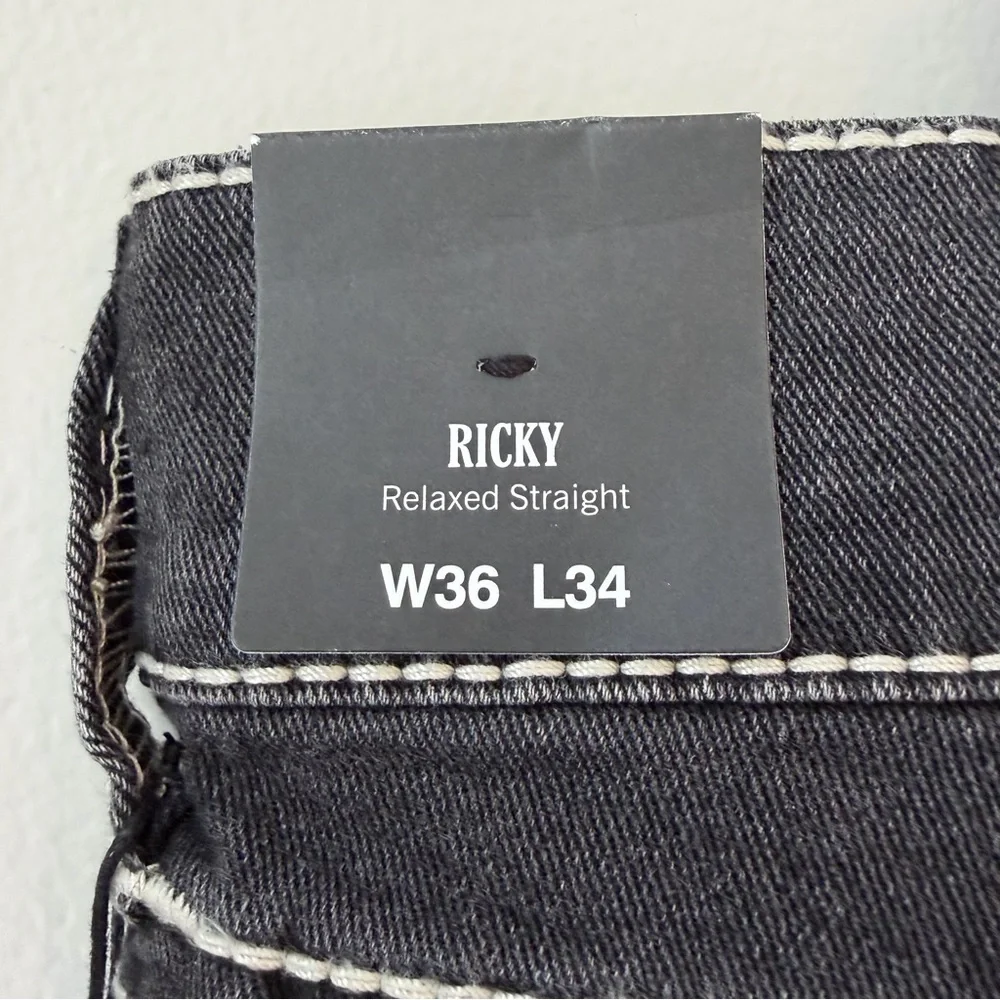 NWT Men's True Religion Grey Smoky Mist Jeans - Ricky, Relaxed Straight, W36 L34